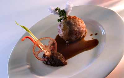 Codorniz rellena con compota de berenjenas